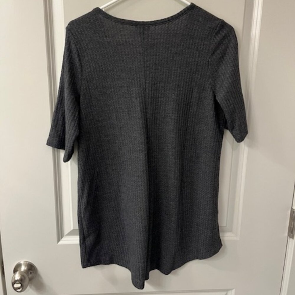 Bundle of 4 Torrid T-Shirts Sz. 00 (M/L) - Picture 7 of 14